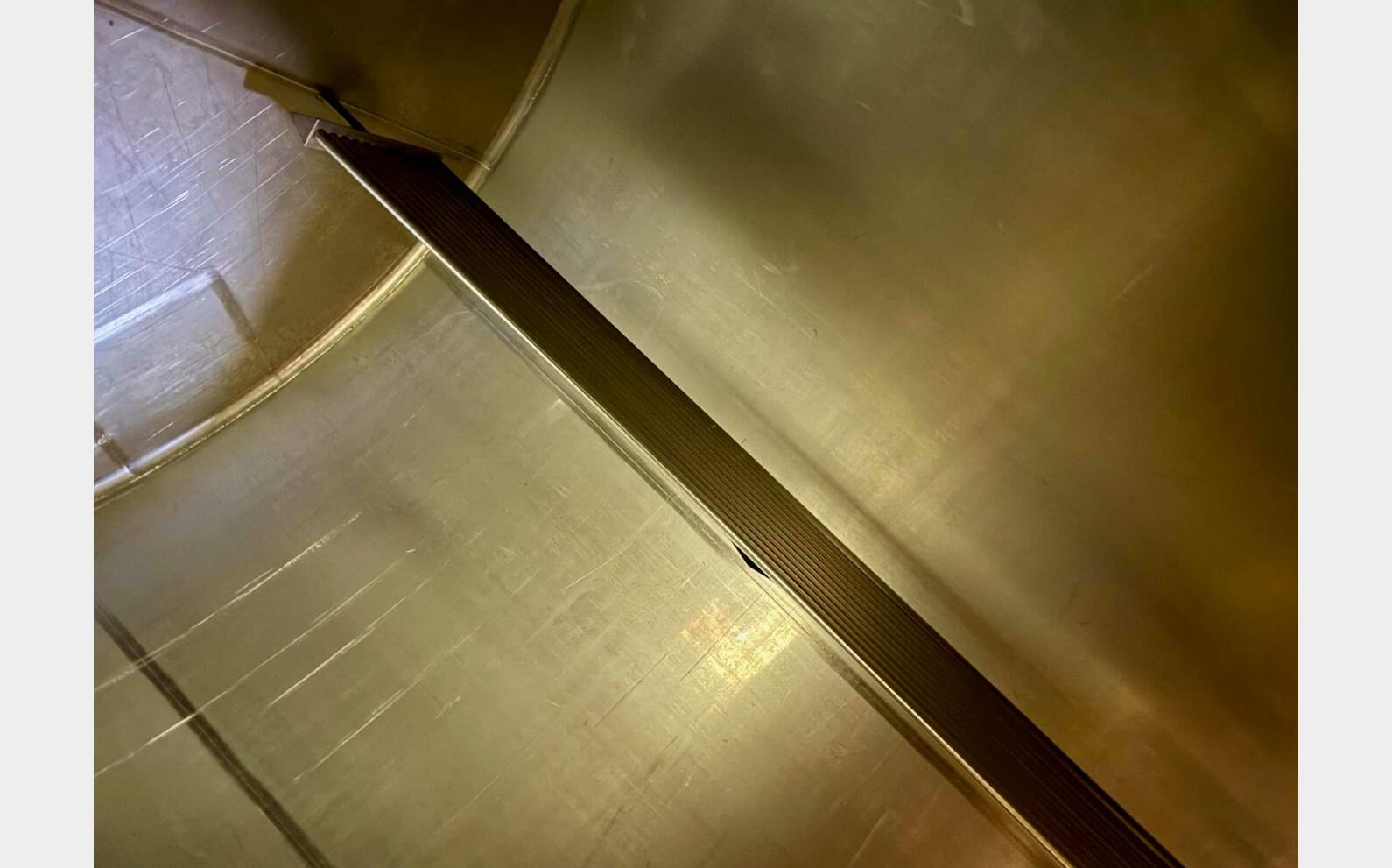 Ss tank on legs 124 HL (12,400 litres) ALLIANCE INOX