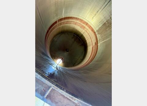 Cuve inox - Fond cuillère sur jupe - Stockage