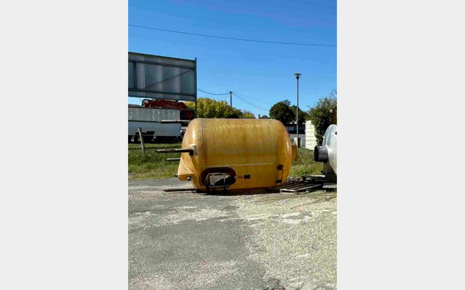 Cuve fibre - Sur pieds acier 80 HL (8 000 litres)