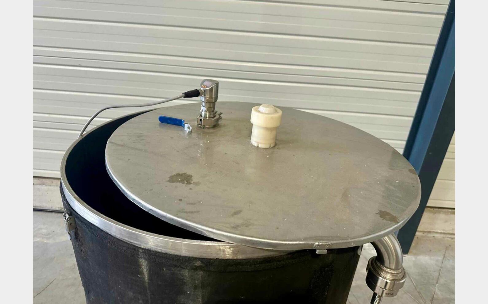 Cuve inox - Isol&eacute;e et &eacute;quip&eacute;e 6.5 HL (650 litres)