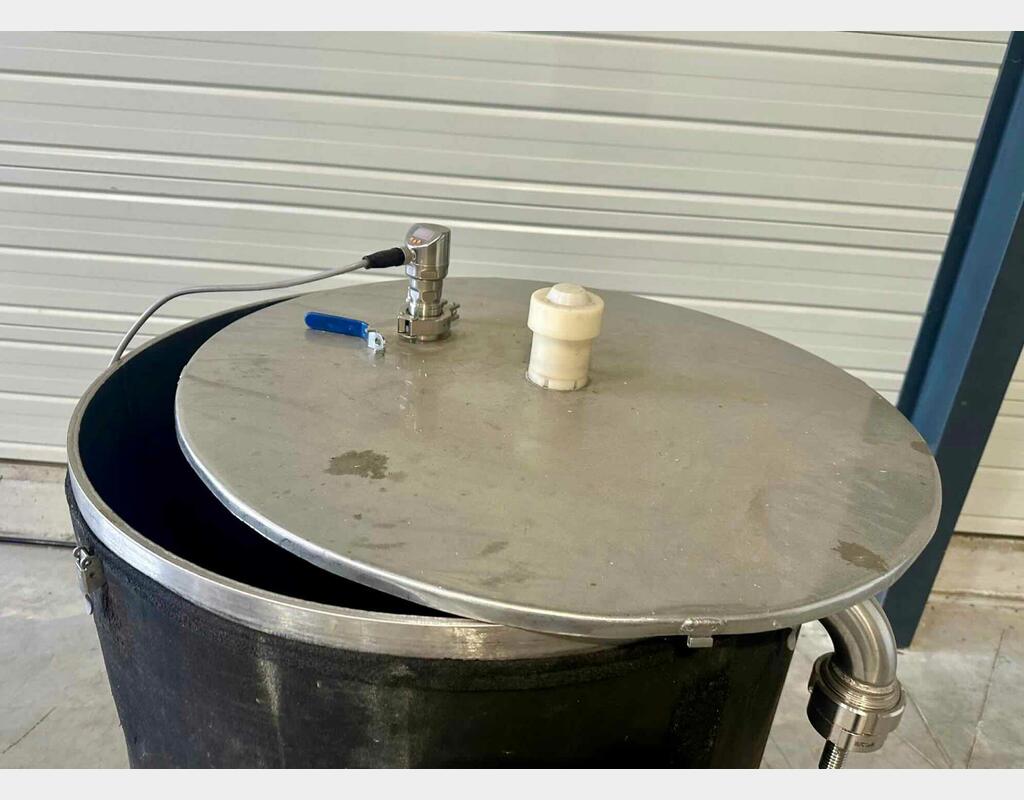 Cuve inox - Isolée et équipée Cuve inox - Isolée et équipée