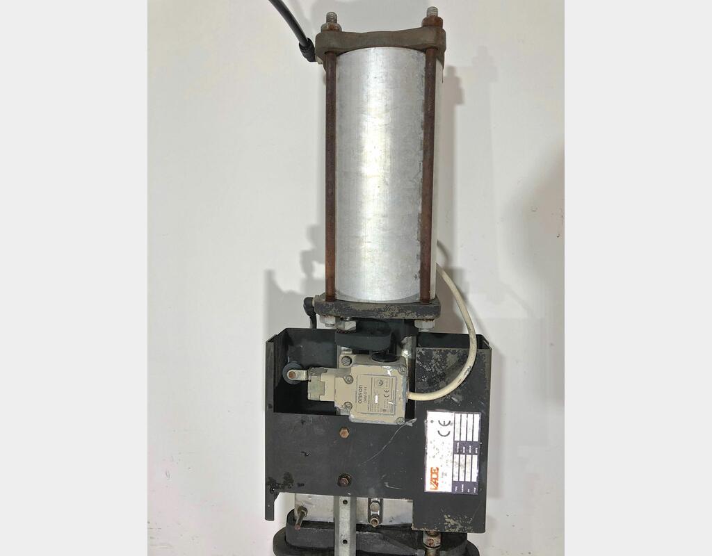 005590b