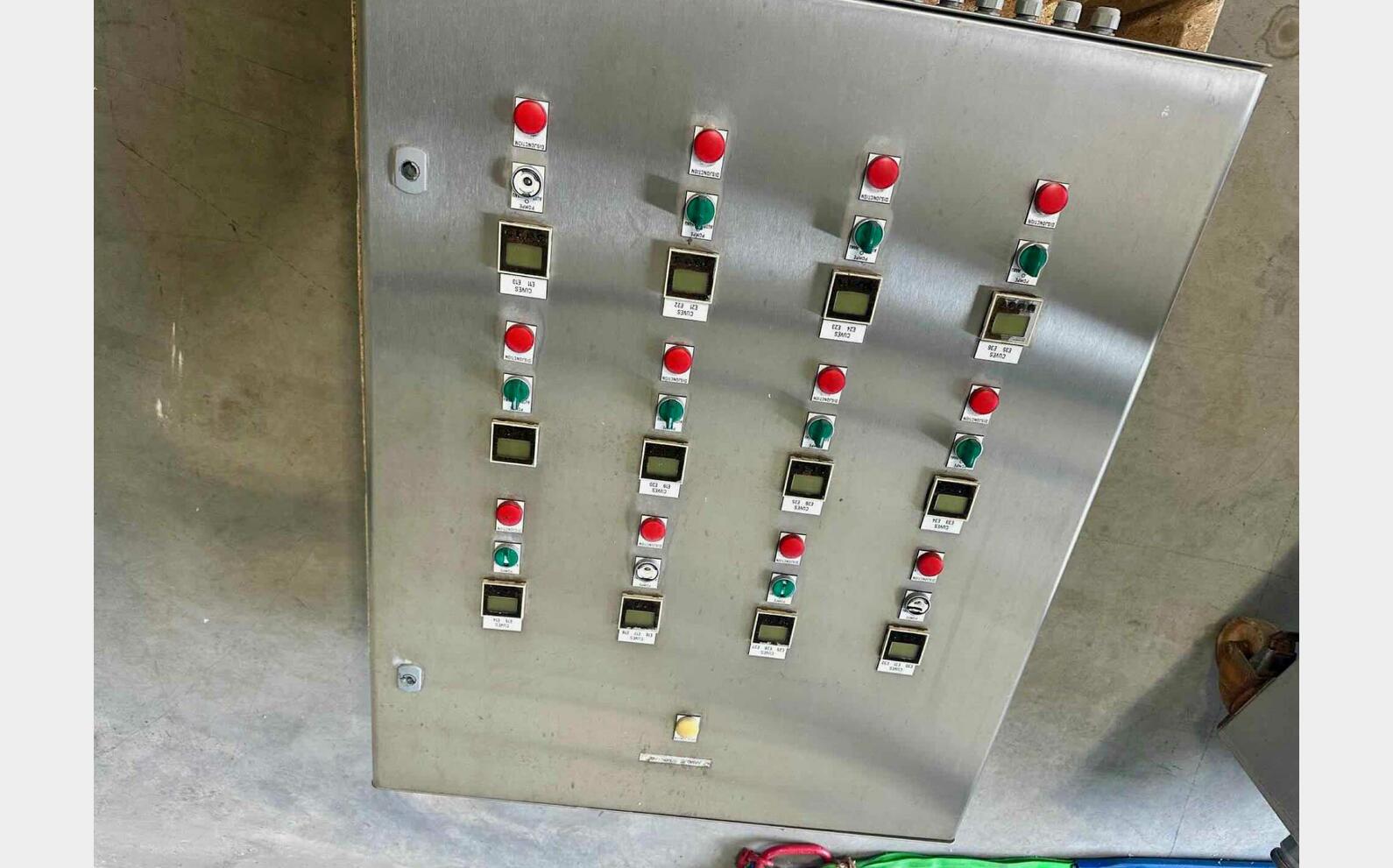 Armoire de r&eacute;gulation inox
