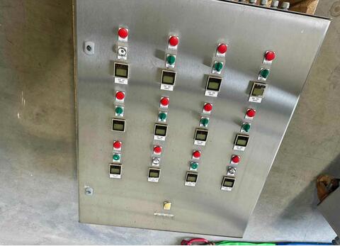 Armoire de régulation inox - 12 cuves de vinification Armoire de régulation inox - 12 cuves de vinification