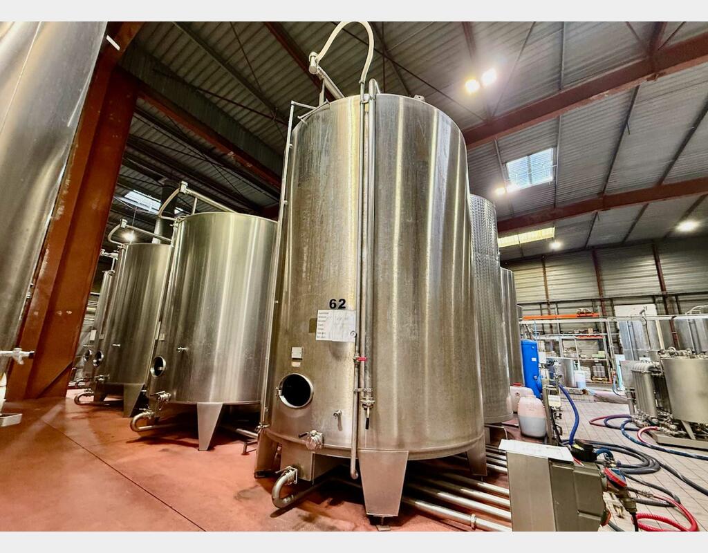 Cuve inox - Fond plat sur pieds Cuve inox - Fond plat sur pieds