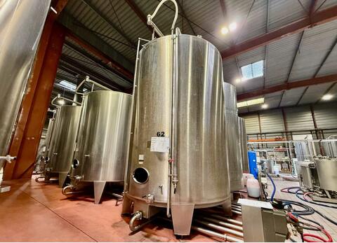 Stainless steel tank - Flat bottom on legs