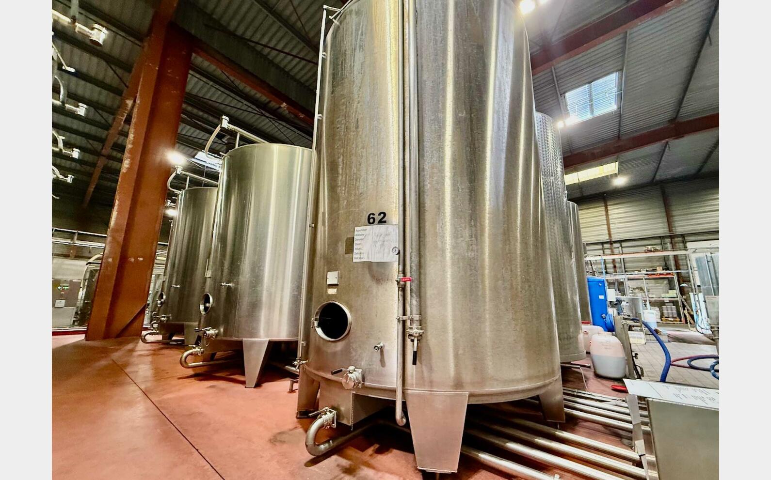 Stainless steel tank - Flat bottom 258 HL (25,800 litres)