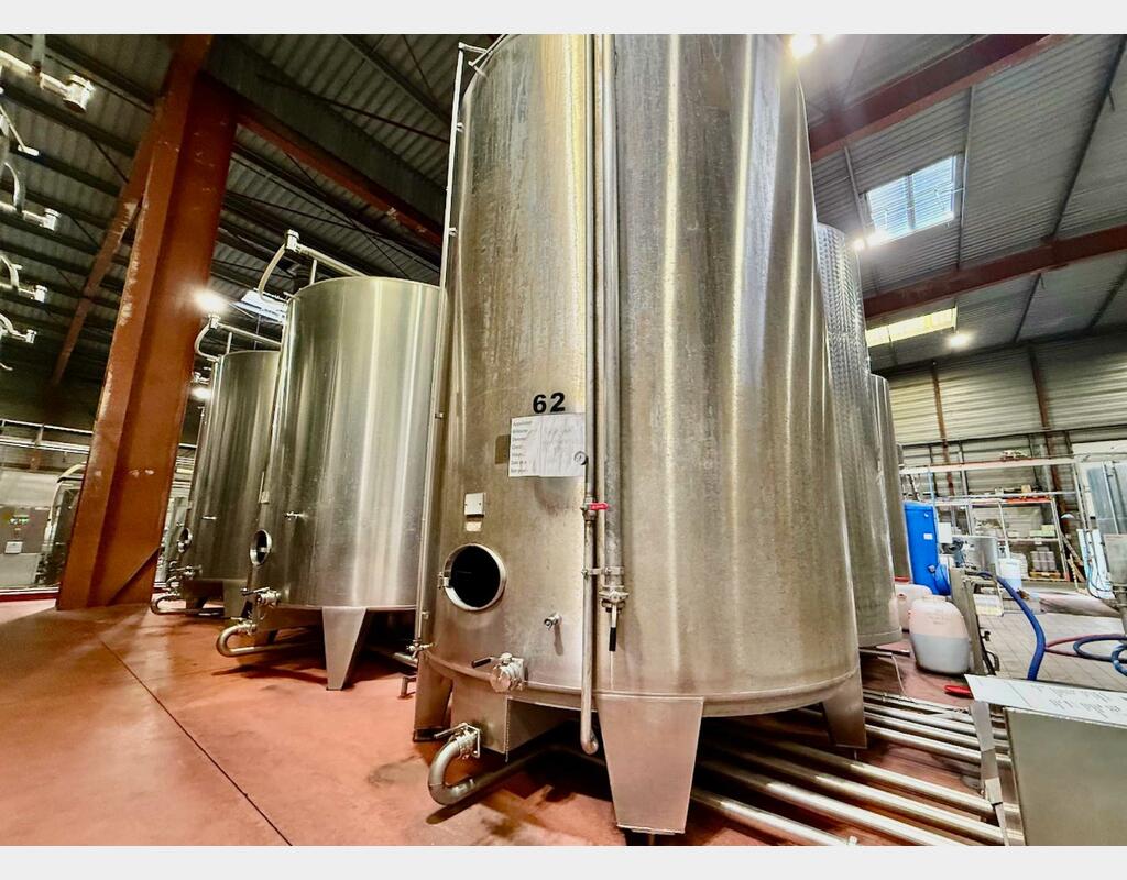 Cuve inox - Fond plat sur pieds Cuve inox - Fond plat sur pieds