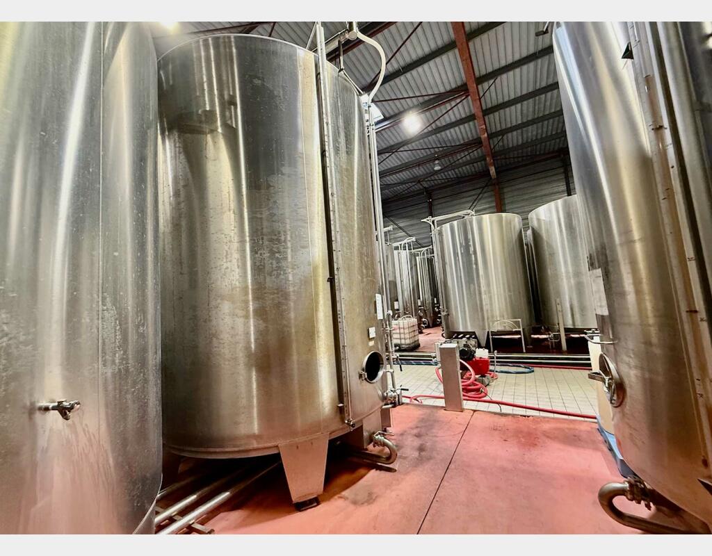 Cuve inox - Fond plat sur pieds Cuve inox - Fond plat sur pieds