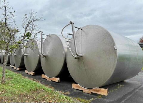 Stainless steel tank - Conical bottom on legs