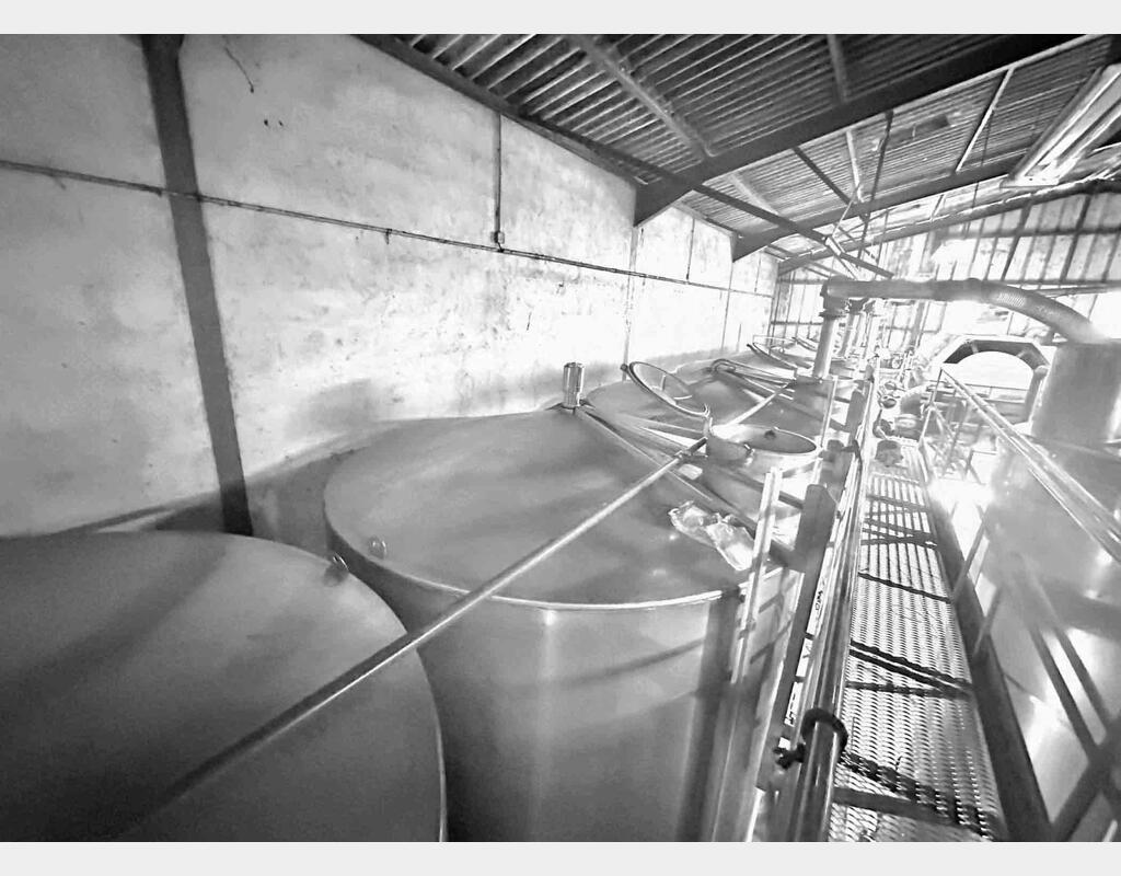 Cuve inox 316 - Fond conique sur pieds Cuve inox 316 - Fond conique sur pieds