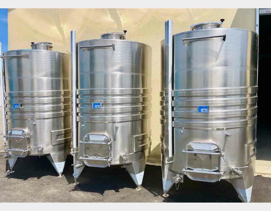 Cuve inox 304 thermor&eacute;gul&eacute;e sur pieds 33.5 HL (3 350 litres) ARSILAC