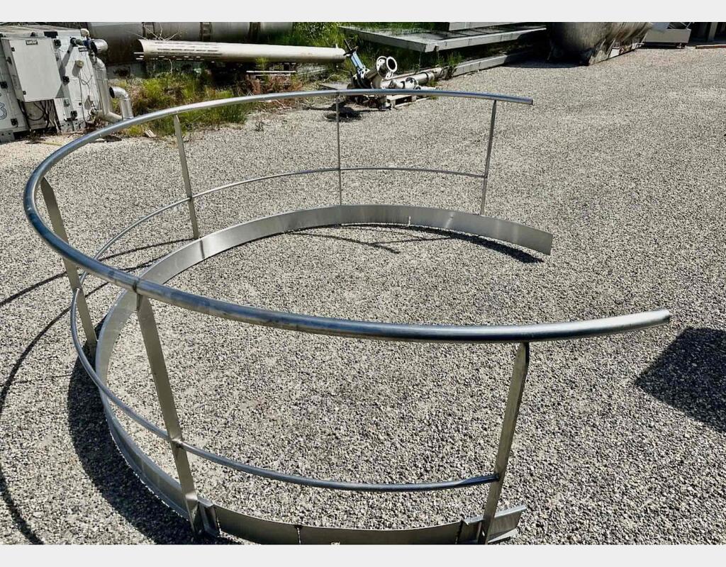 Cuve inox - Fermée - Thermorégulée - Fond plat Cuve inox - Fermée - Thermorégulée - Fond plat