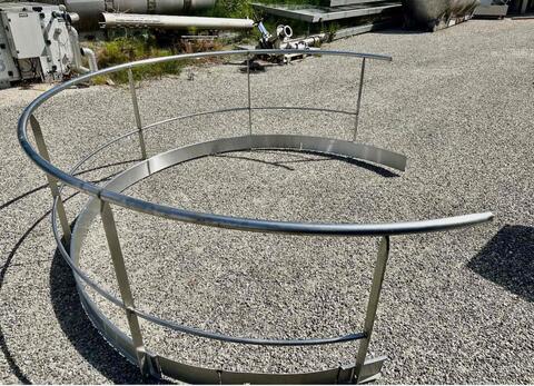 Stainless steel tank - Closed - Temperature-controlled - Flat bottom Stainless steel tank - Closed - Temperature-controlled - Flat bottom