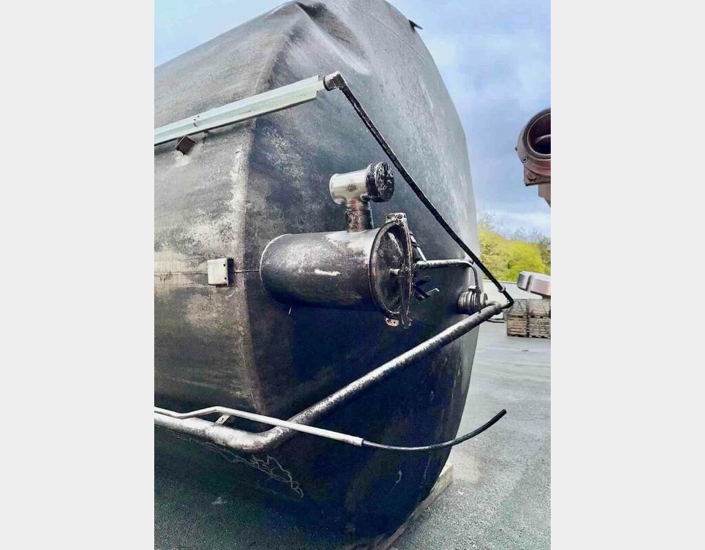 Stainless steel tank - Flat bottom Stainless steel tank - Flat bottom