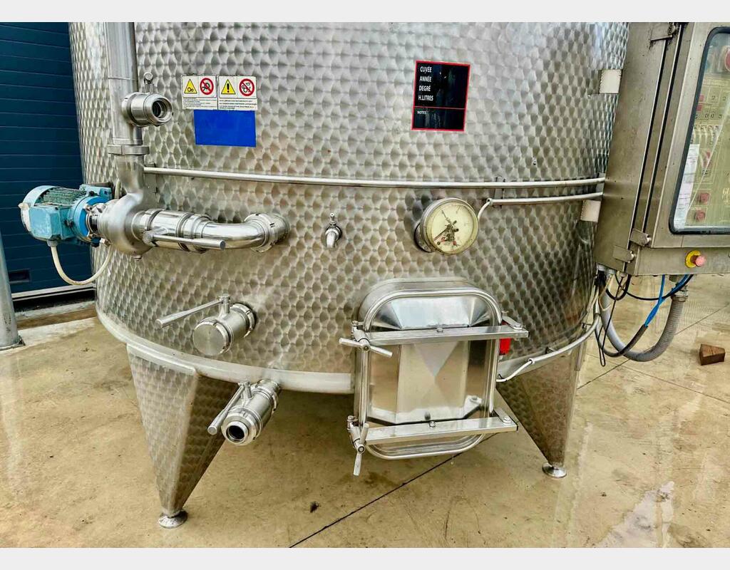 Temperature-controlled stainless steel tank - Self-draining - Conical bottom on legs