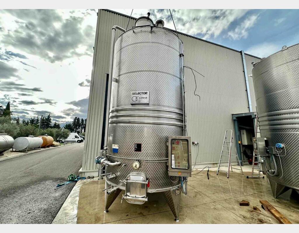 Temperature-controlled stainless steel tank - Self-draining - Conical bottom on legs