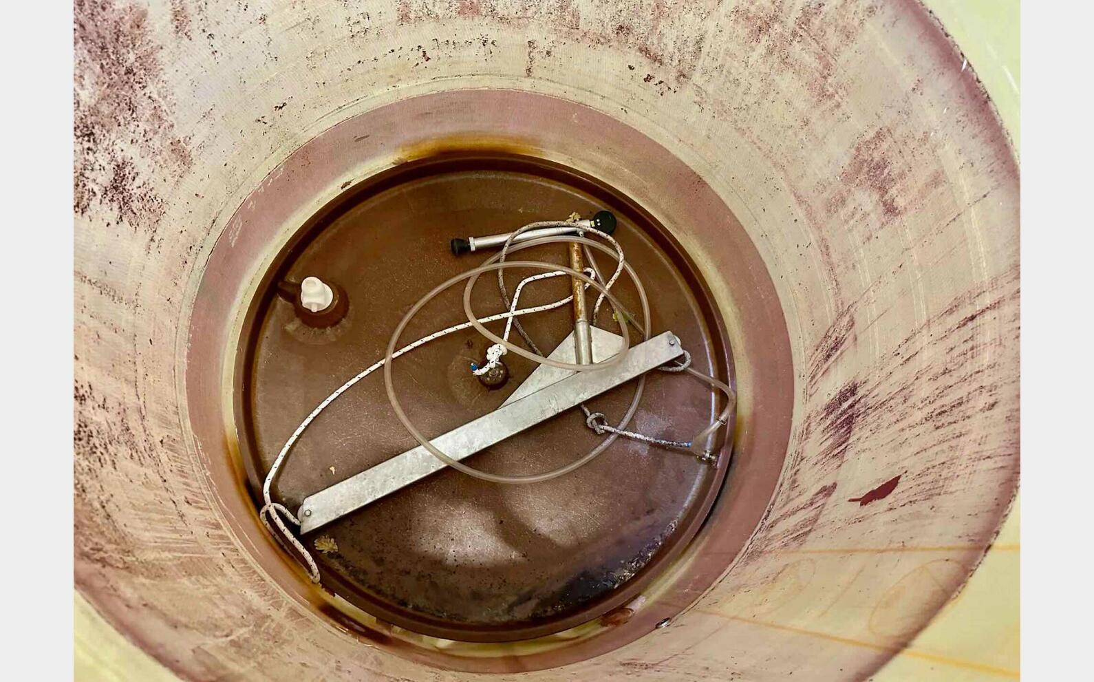 Fibreglass tank - Floating lid 10 HL (1,000 litres) V.S SAS