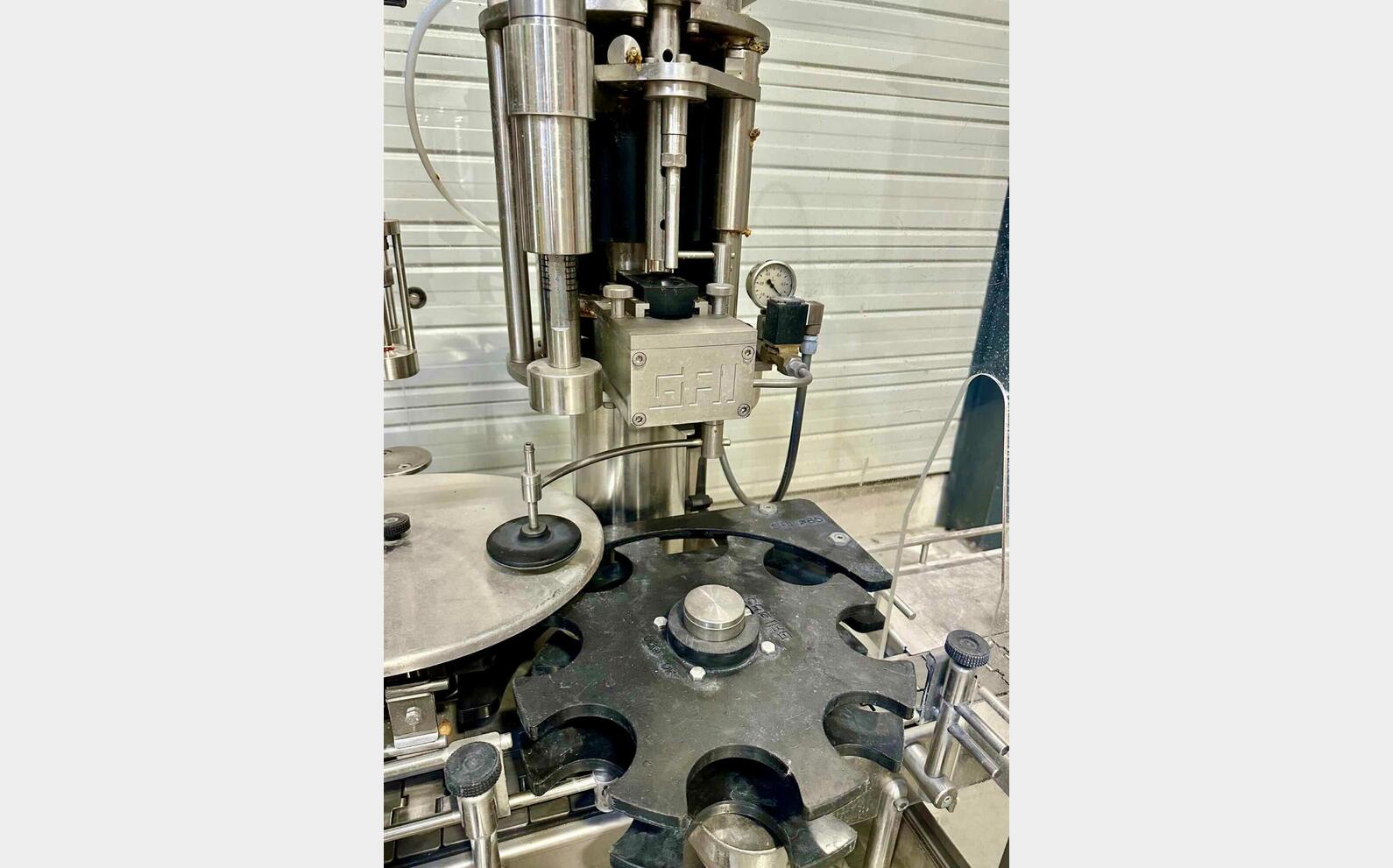 Bottling machine - 2510 Year 2000 GAI