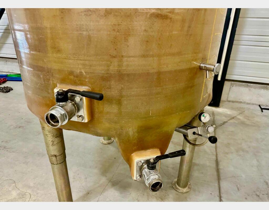 Cuve en fibre de verre - Chapeau flottant