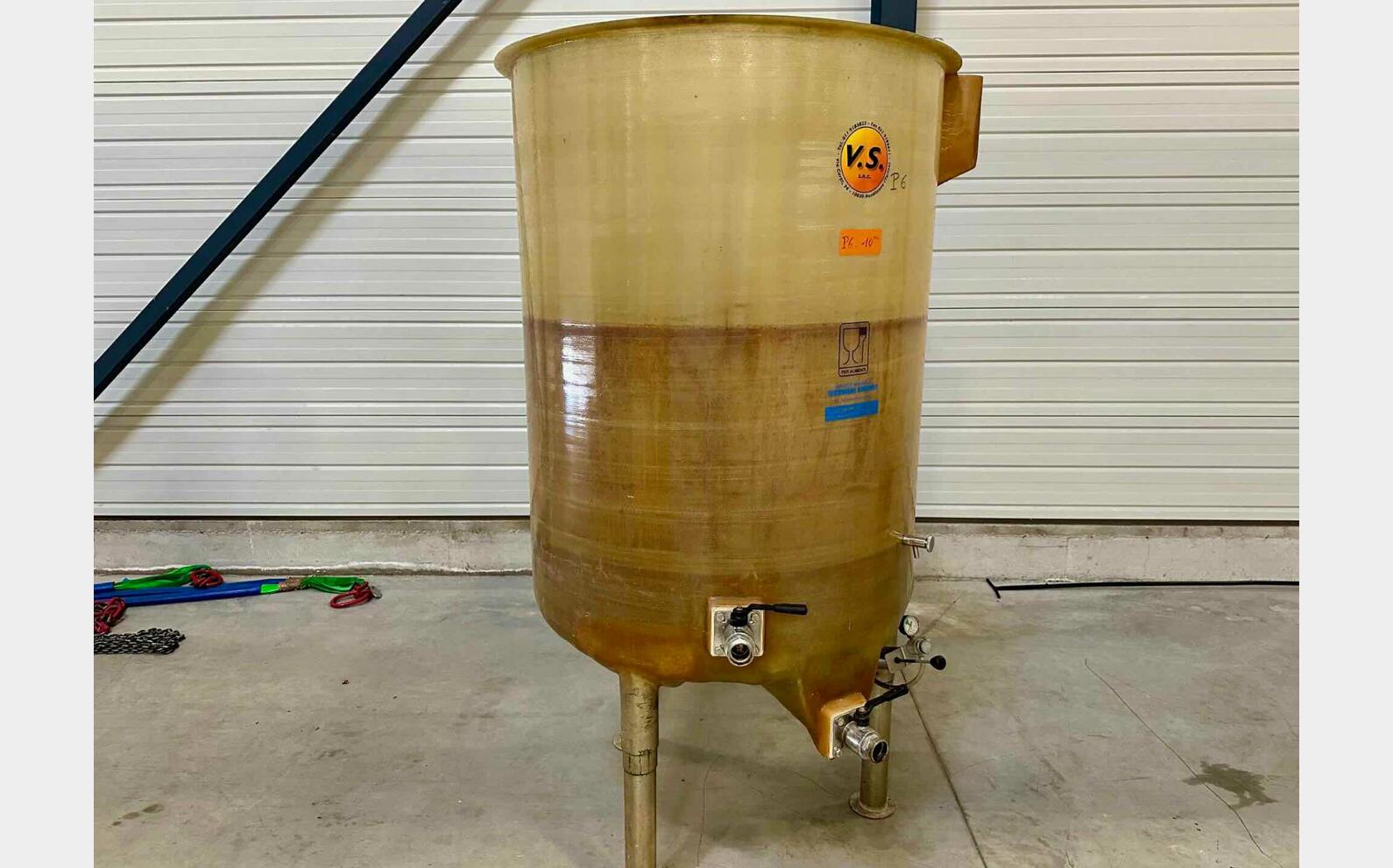 Fibreglass tank - Floating lid 10 HL (1,000 litres) V.S SAS