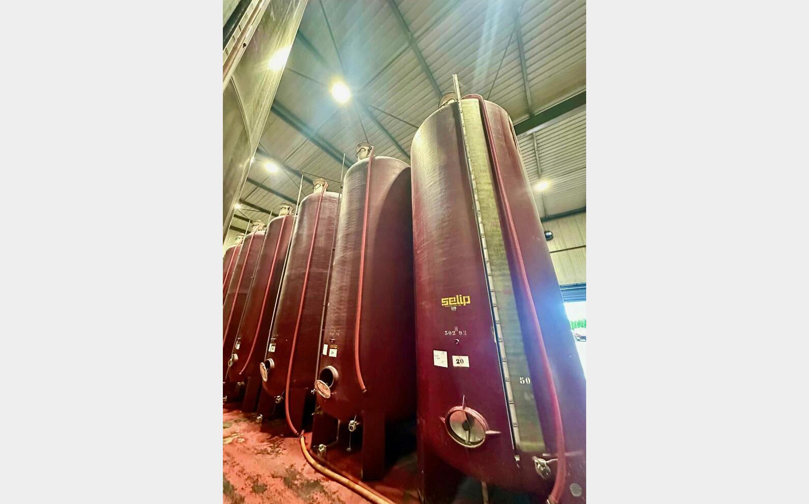 Cuve fibre ferm&eacute;e - Sur pieds 300 HL (30 000 litres) SELIP