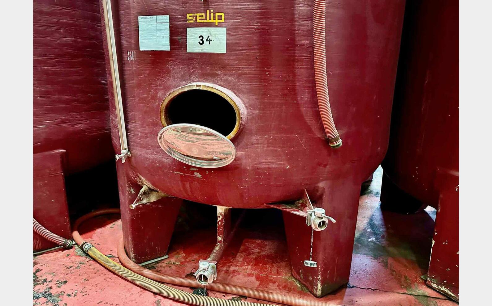 Fibreglass tank - On legs 300 HL (30,000 litres) SELIP