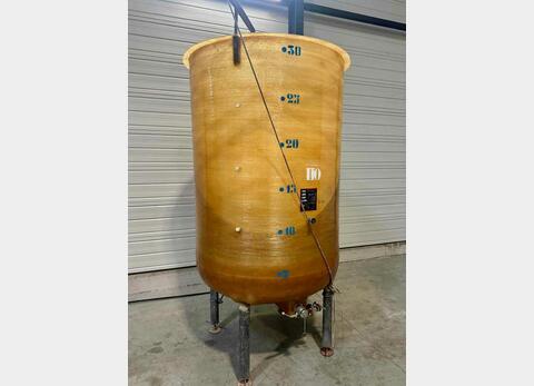 Fibreglass tank - On legs - Floating lid