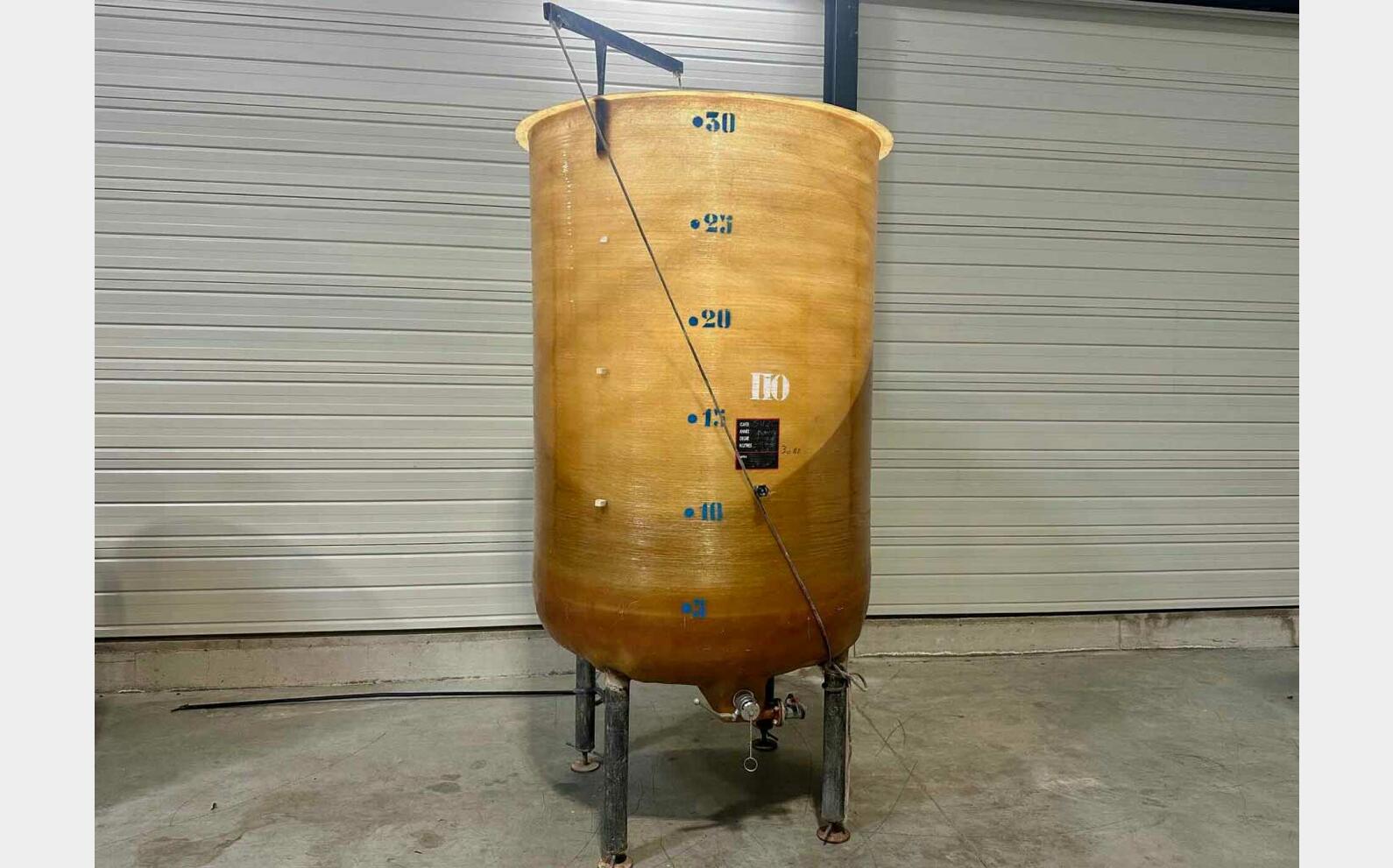 Fibreglass tank - On legs 30 HL (3,000 litres)