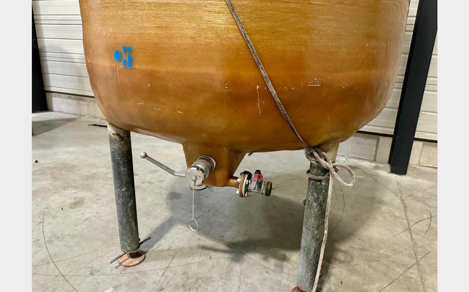 Cuve fibre - Sur pieds 30 HL (3 000 litres)