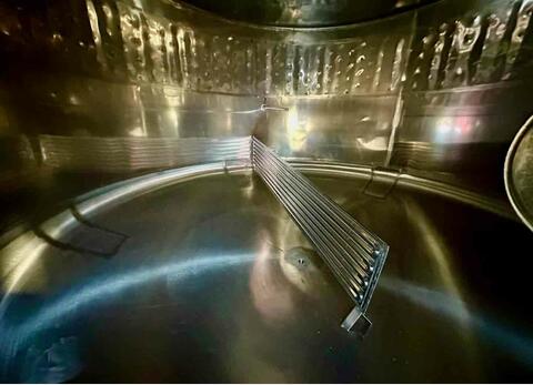 Cuve inox thermorégulée - Fond conique sur pied compartimenté