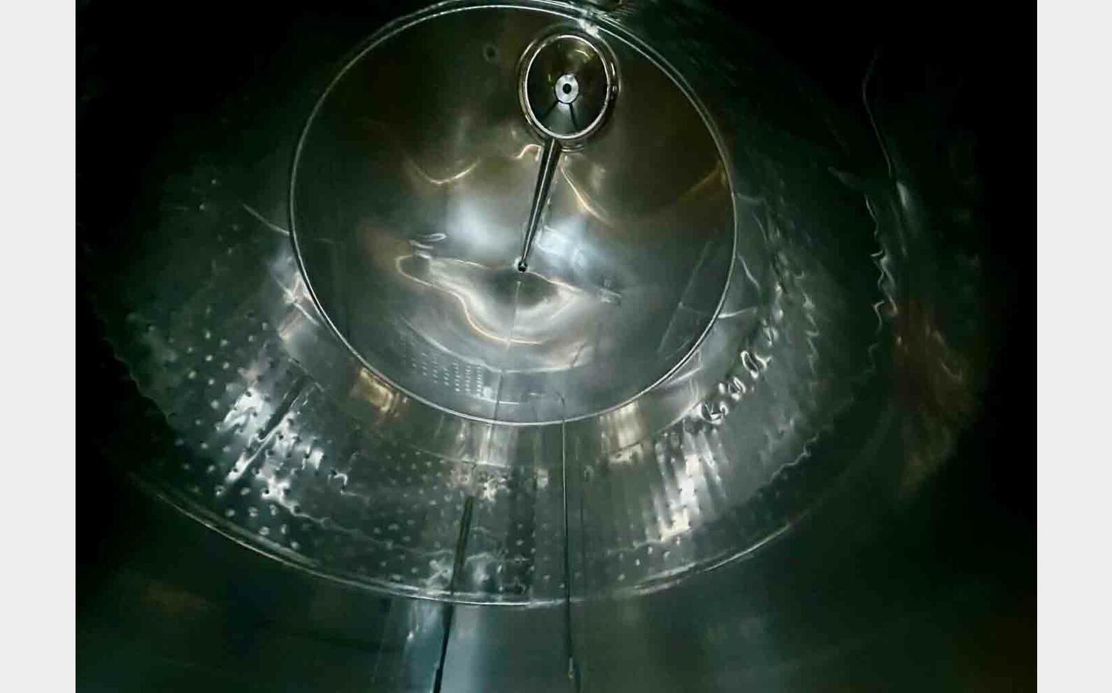 Cuve inox - Fond plat inclin&eacute; sur pieds 220 HL (22 000 litres) DEFRANCESCHI