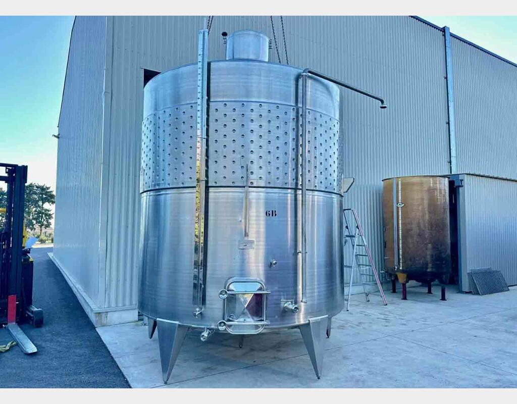 Cuve inox - Fond plat inclin&eacute; sur pieds 220 HL (22 000 litres) DEFRANCESCHI