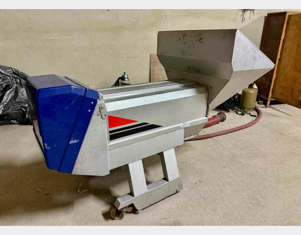 Egrappoir - DELTA E12