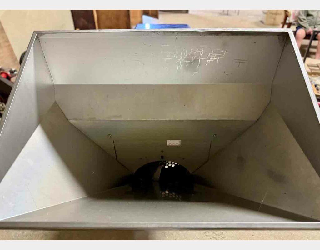 Egrappoir - DELTA E12