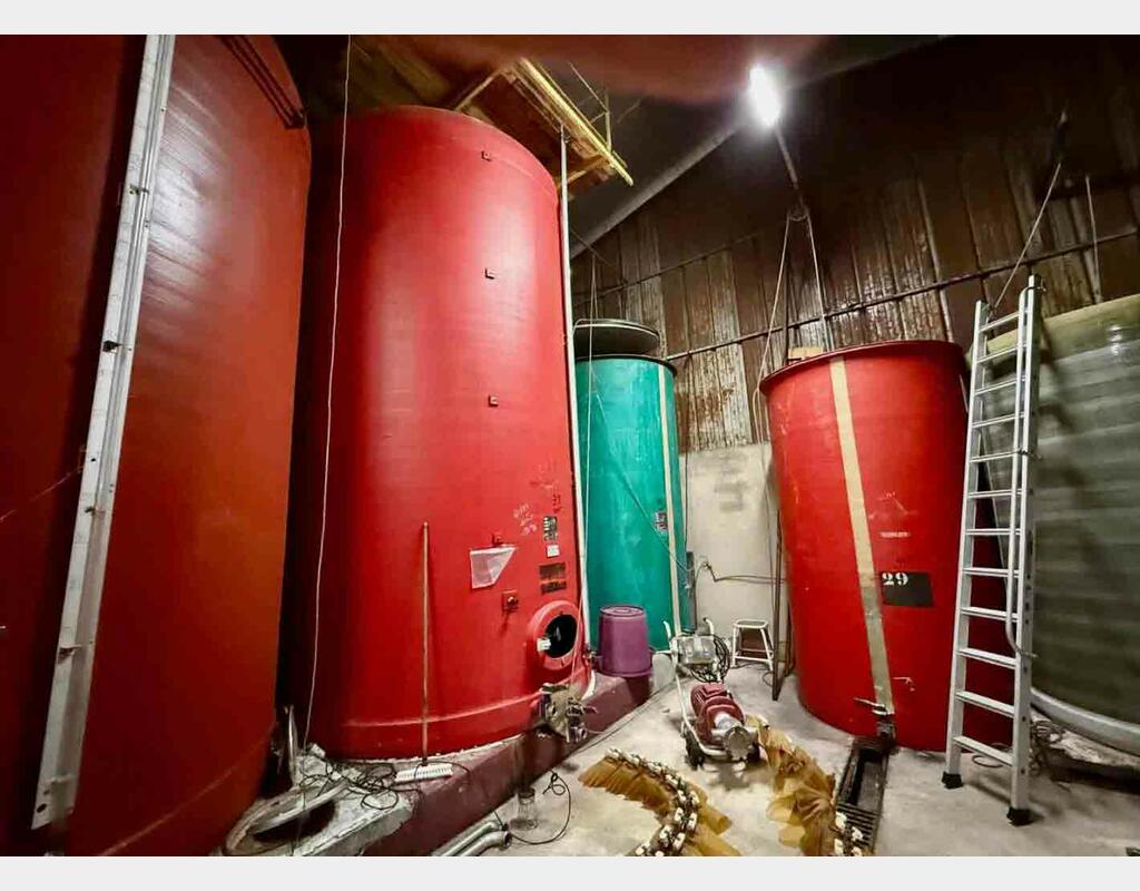 Fibreglass tank - Flat bottom with baffle