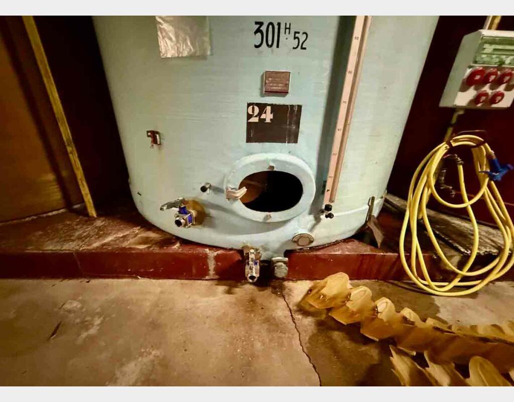 Fibreglass tank - Flat bottom with skid