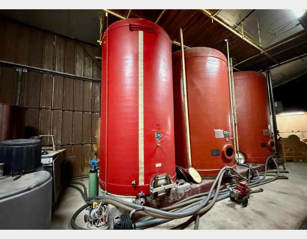 Fibreglass tank - Flat bottom with skid