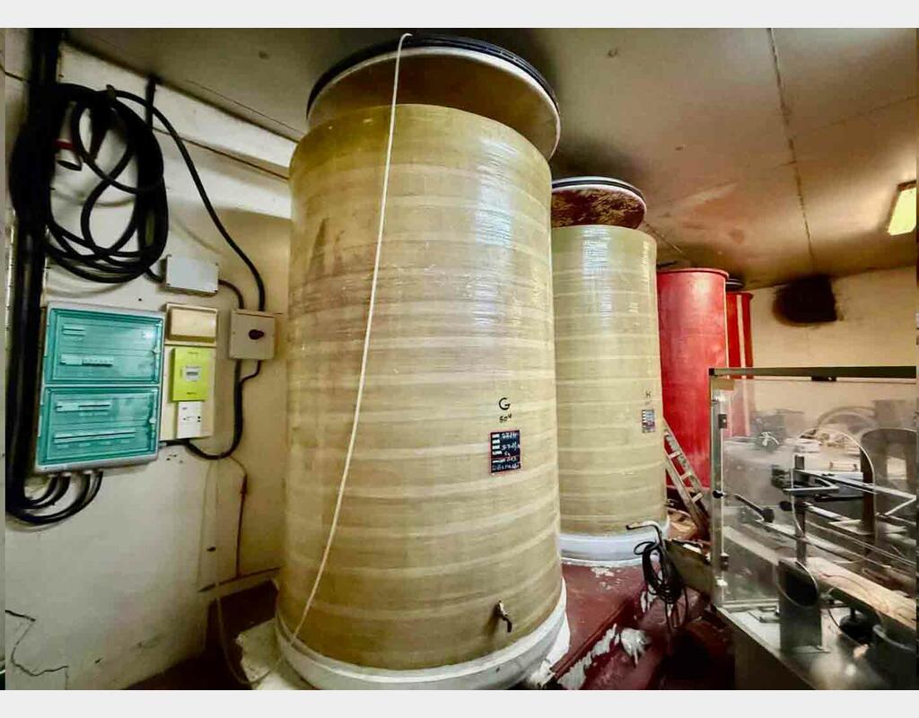 Fibreglass tank - Floating lid - Flat bottom with baffle