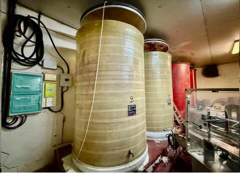 Fibreglass tank - Floating lid - Flat bottom with baffle