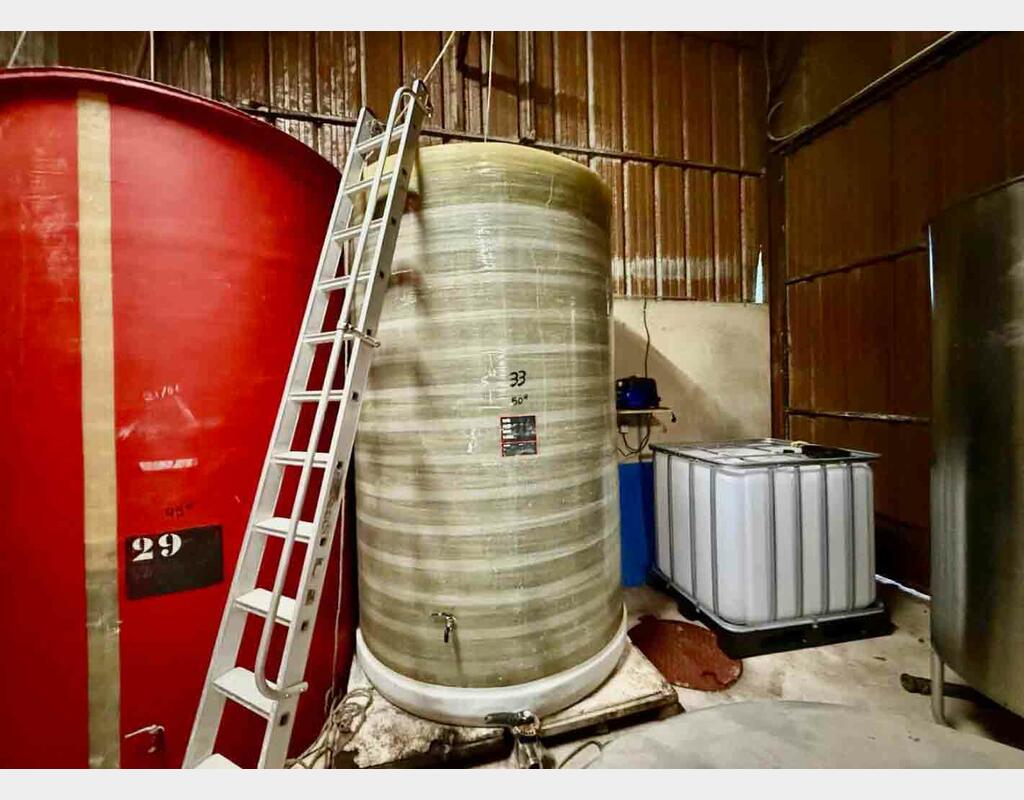 Fibreglass tank - Floating lid - Flat bottom with baffle