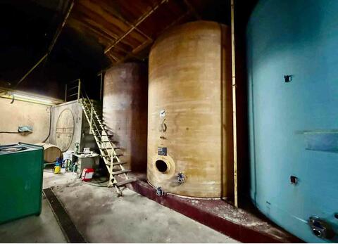 Fibreglass tank - Flat bottom with skirt