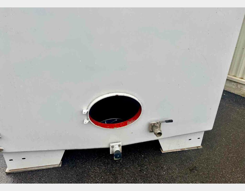 Cuve en acier rev&ecirc;tu - Fond conique - Stockage non alimentaire