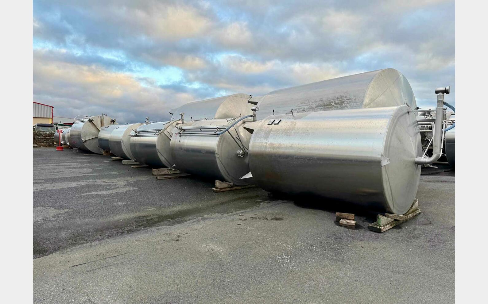 Ss tank - Conical bottom 102 HL (10,200 litres) RURALINOX