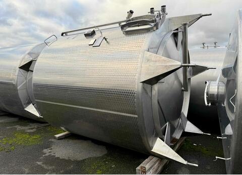 304 stainless steel tank - Enclosed - Flat bottom on feet