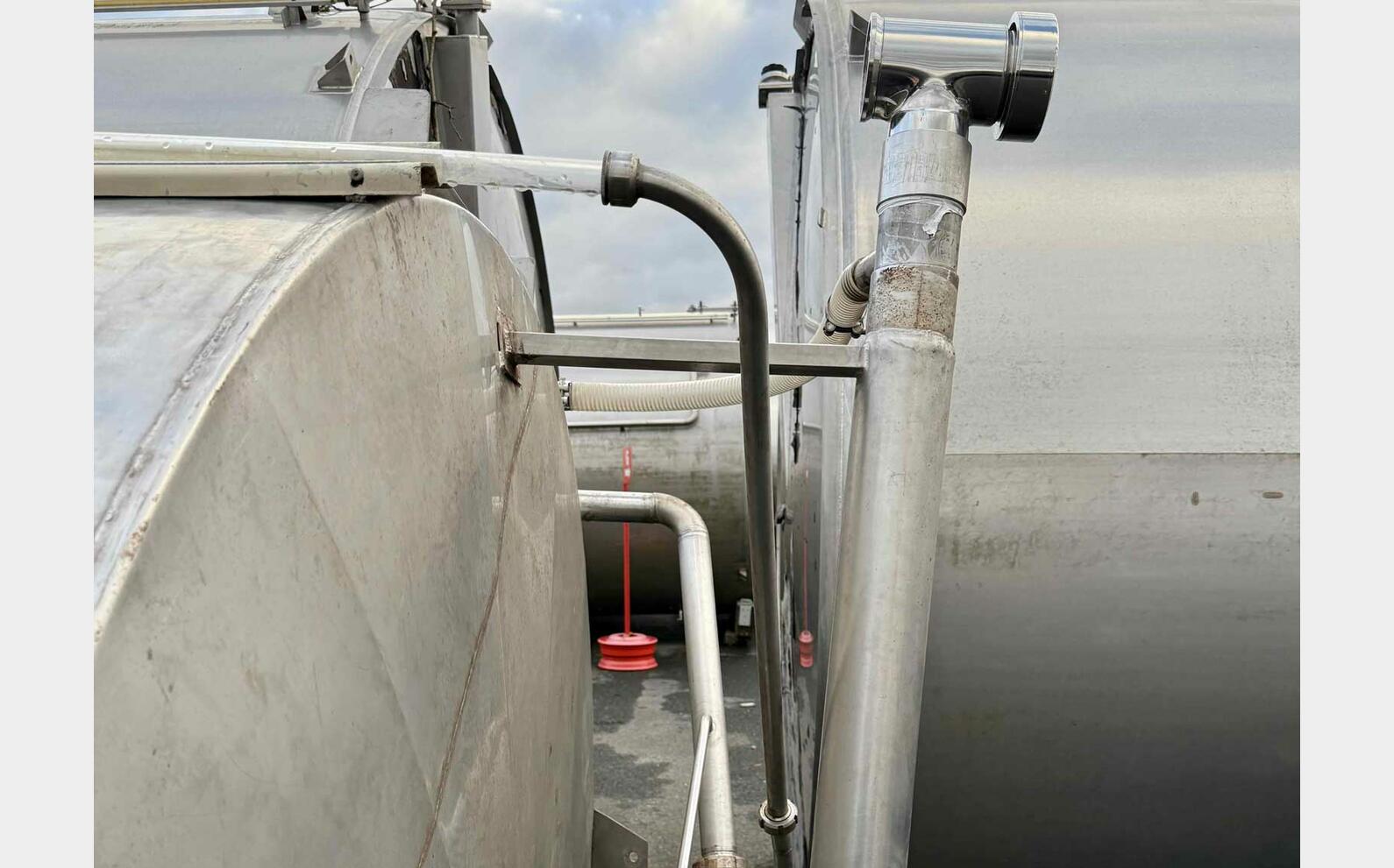 Cuve inox - Bouchonn&eacute;e - Fond conique 88 HL (8 800 litres) LAGOUARDE