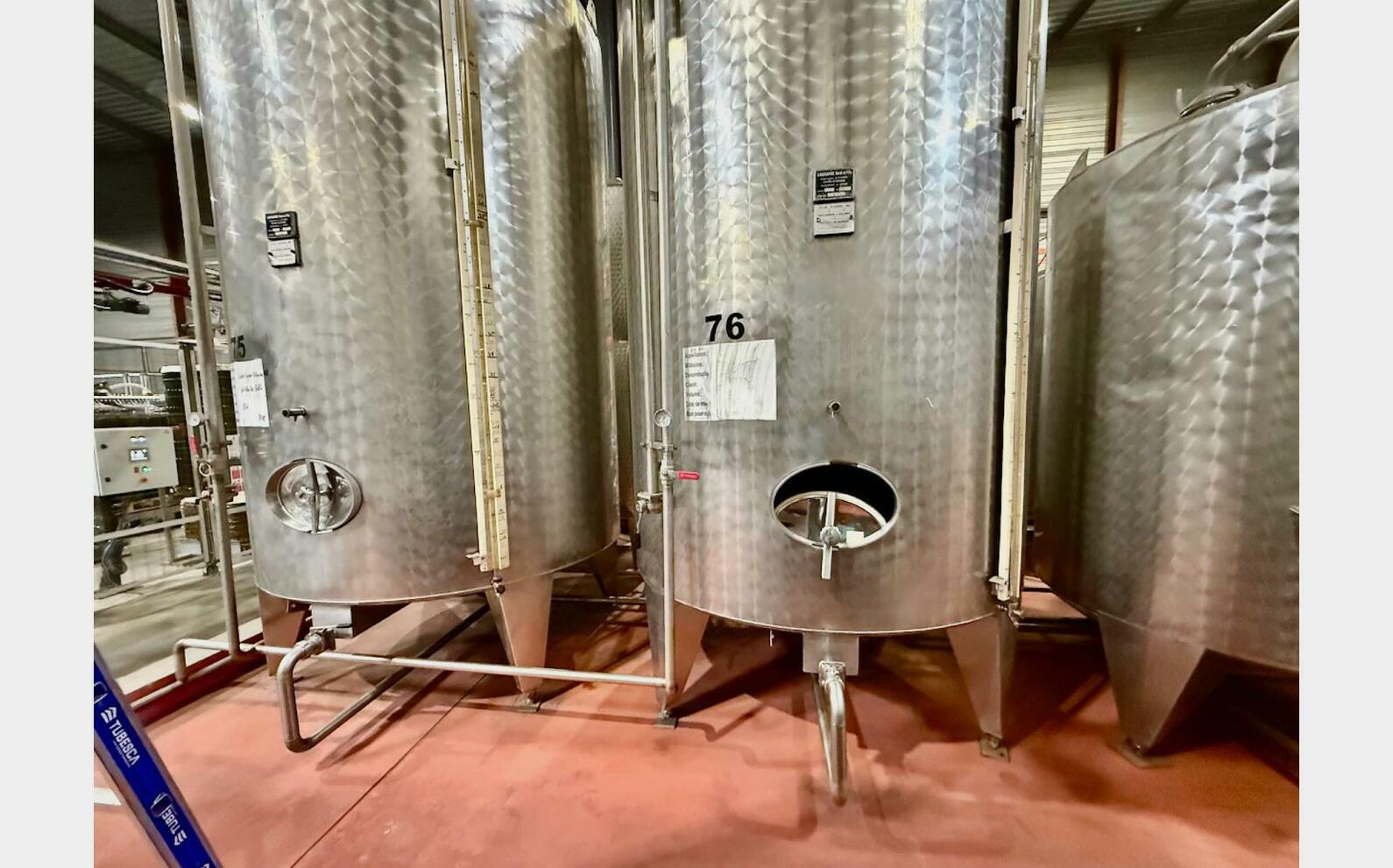 Cuve inox - Bouchonn&eacute;e 103 HL (10 300 litres) LAGOUARDE