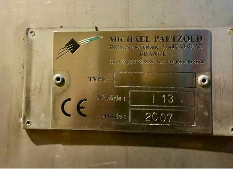 Cuve inox cylindrique verticale - sur pieds fermée