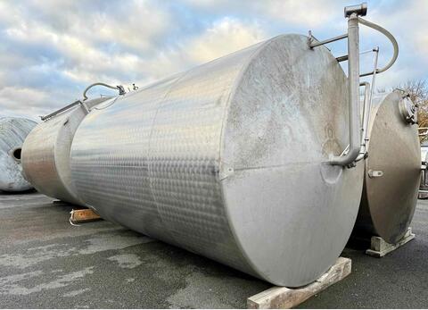 Stainless steel tank - Flat bottom on legs