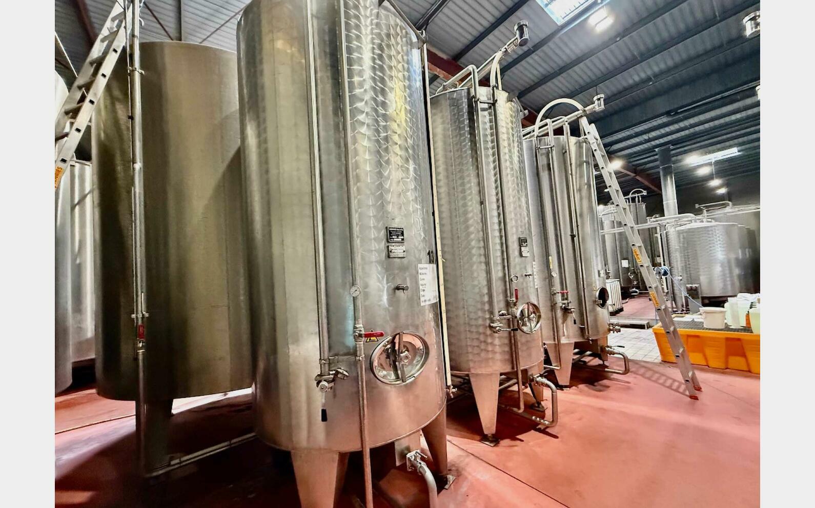 Cuve inox - Bouchonn&eacute;e - Fond conique 62 HL (6 200 litres) LAGOUARDE